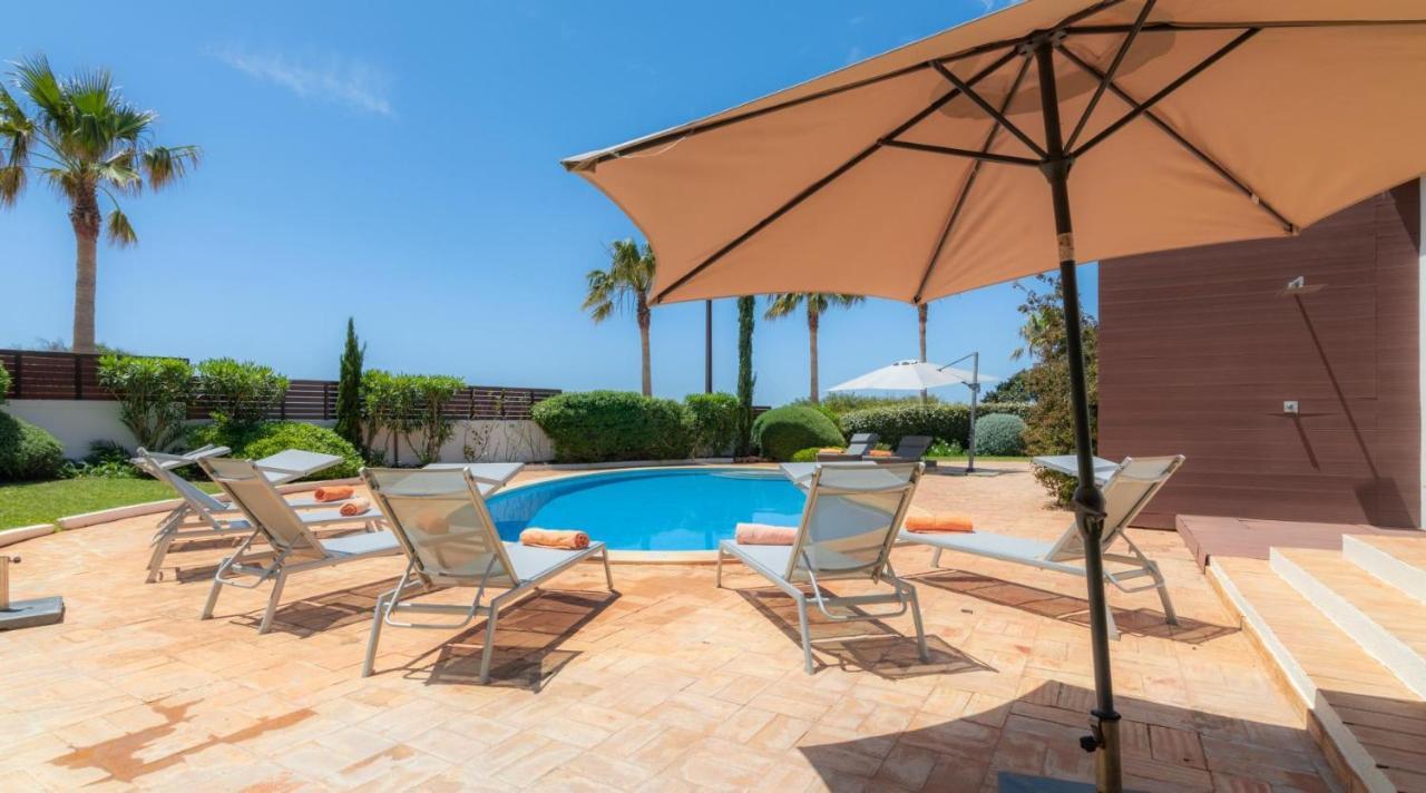 Villa Prado - Beautiful Beachfront Villa Albufeira Luaran gambar