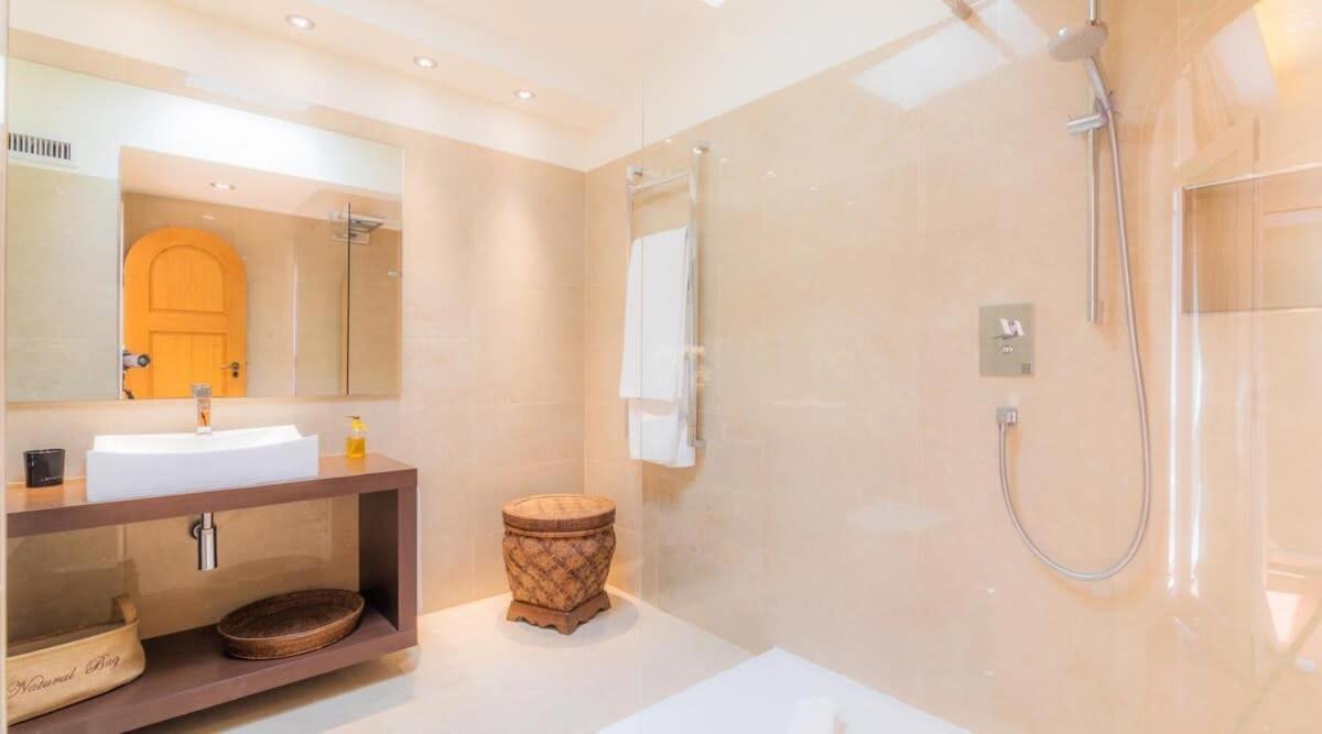 Villa Prado - Beautiful Beachfront Villa Albufeira Luaran gambar