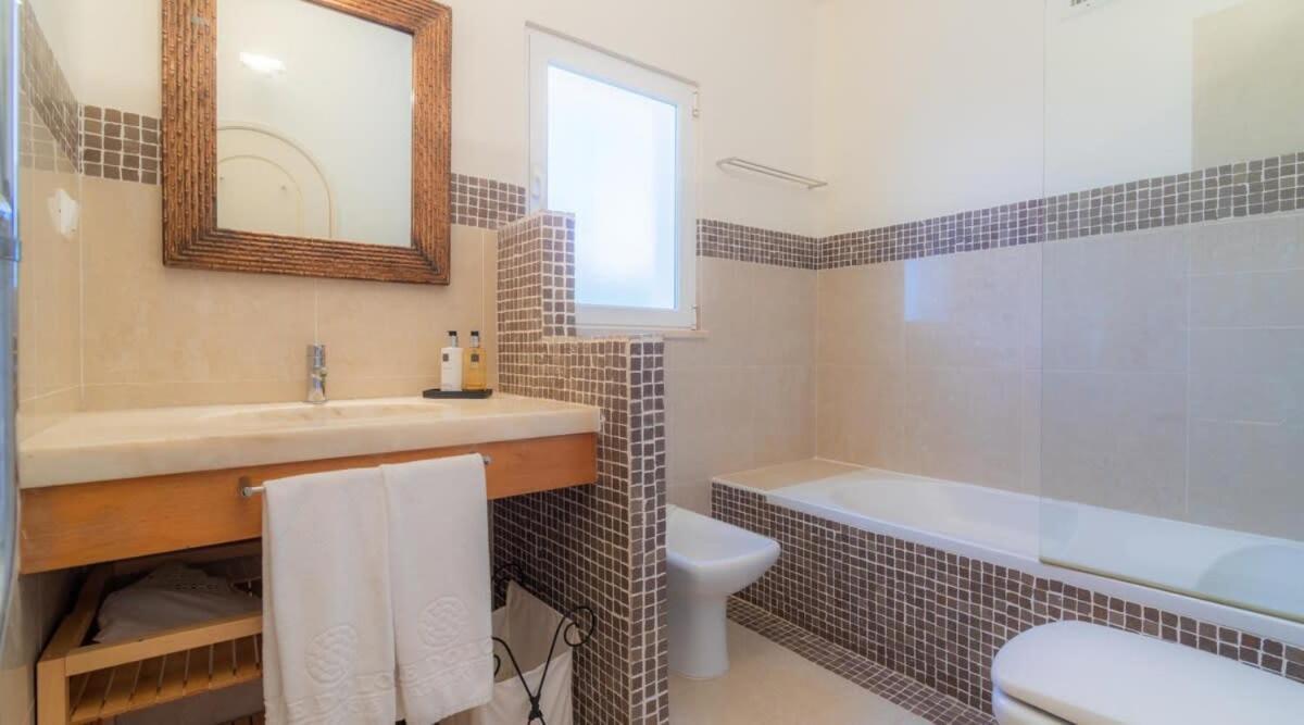 Villa Prado - Beautiful Beachfront Villa Albufeira Luaran gambar