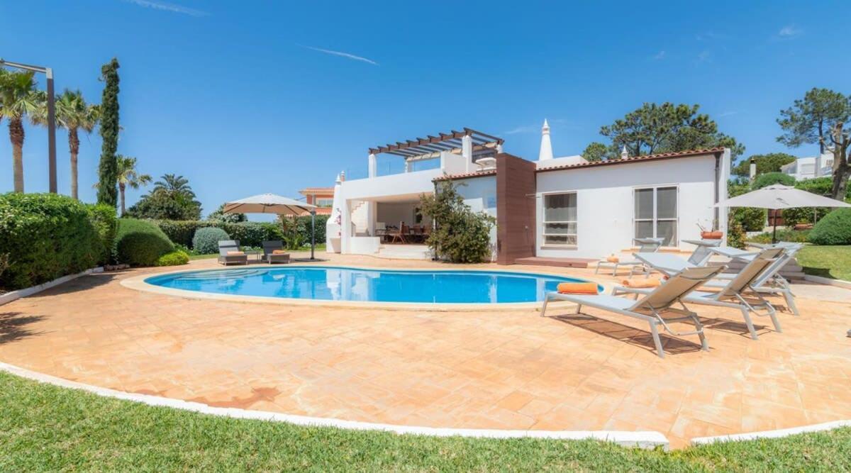 Villa Prado - Beautiful Beachfront Villa Albufeira Luaran gambar